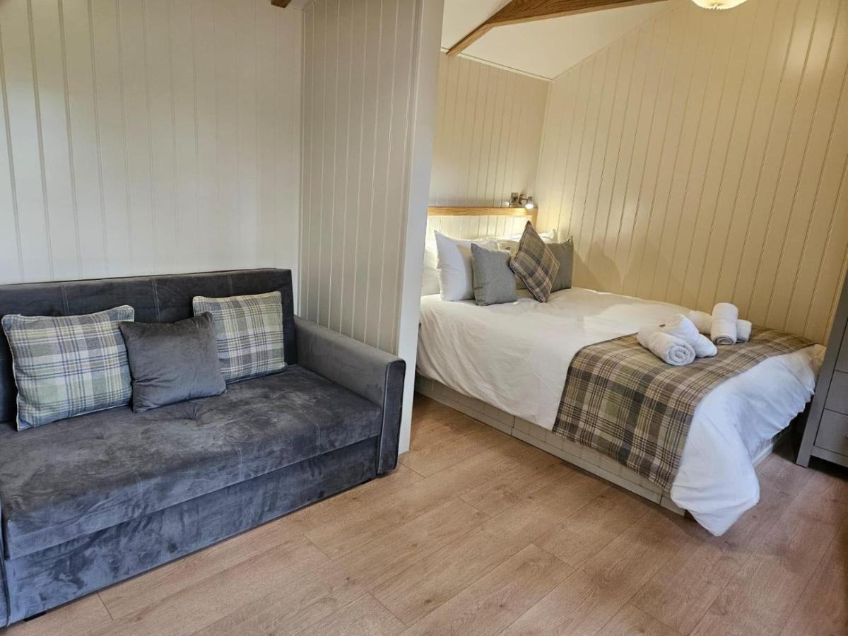 Woodland Shepherds Hut - 'Saga' Caernarfon Zewnętrze zdjęcie